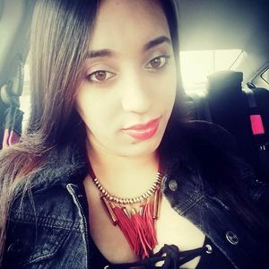 Meet your Posher, Estefani